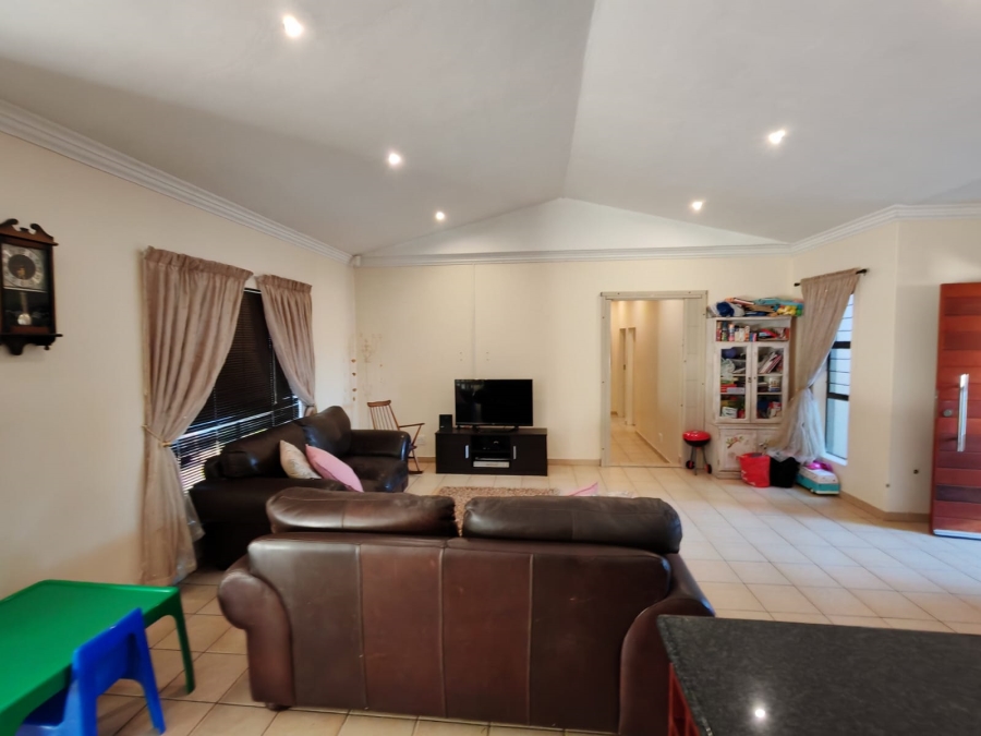 3 Bedroom Property for Sale in Safari Gardens North West